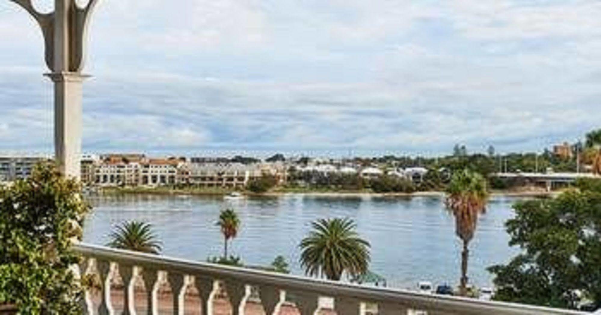 Tradewinds Hotel And Suites Fremantle Exteriör bild